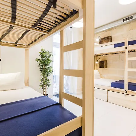 Two Pillows Boutique Hostel-3