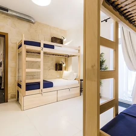 Two Pillows Boutique Hostel-3