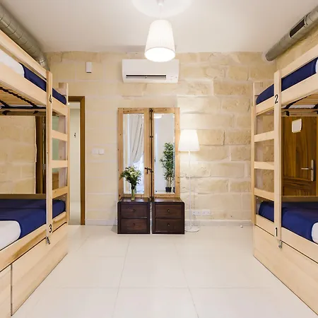 Two Pillows Boutique Hostel-2